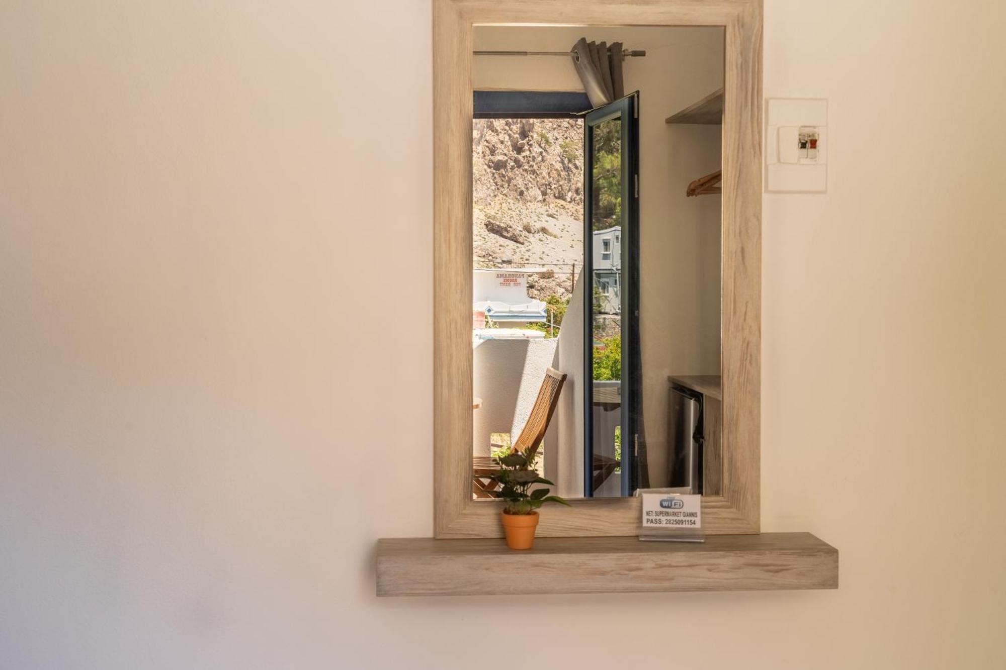 Giannis Rooms Ayía Roúmeli Ngoại thất bức ảnh
